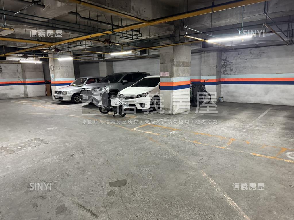 五甲天廈平面車位房屋室內格局與周邊環境