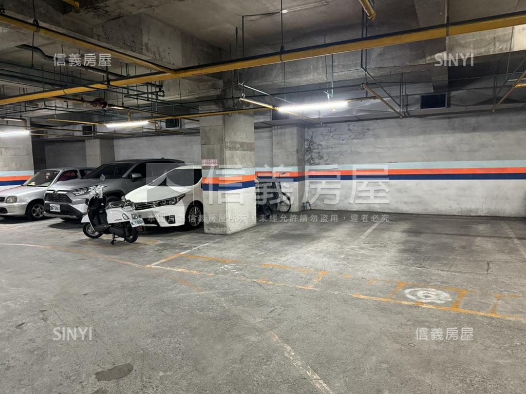 五甲天廈平面車位房屋室內格局與周邊環境