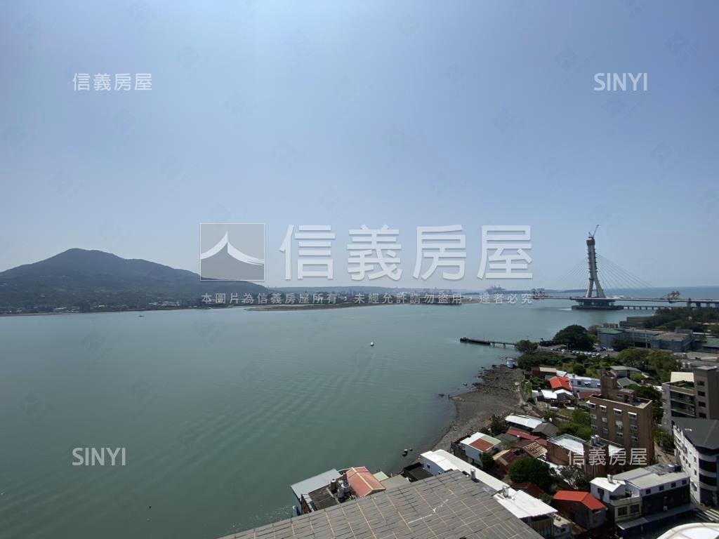 閱山海頂樓露台極景車位房屋室內格局與周邊環境