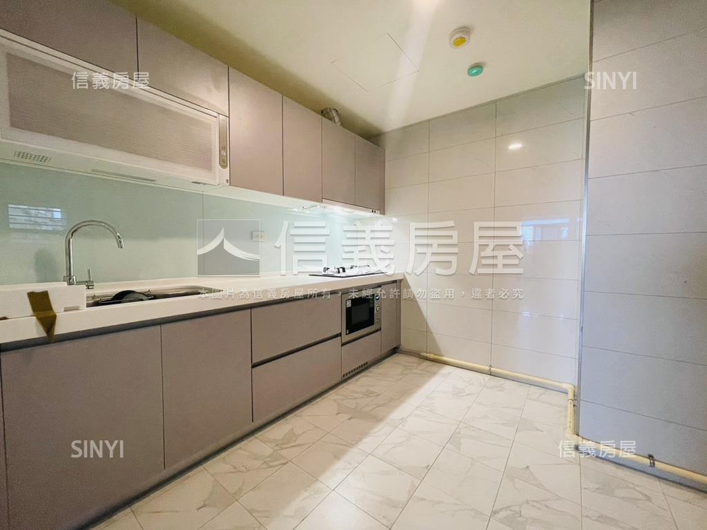 學府之森大器３房車位房屋室內格局與周邊環境