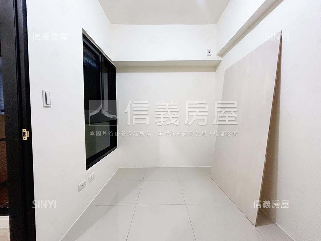 高鐵全新大二房平車房屋室內格局與周邊環境