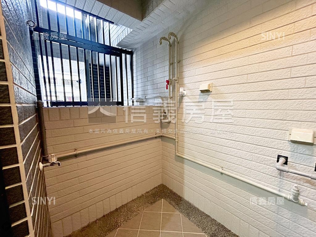 高鐵全新大二房平車房屋室內格局與周邊環境