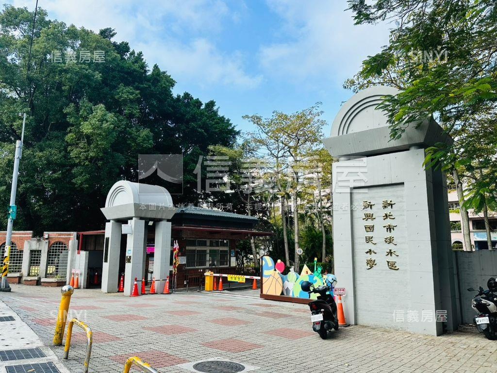 新春庭院一樓戶房屋室內格局與周邊環境