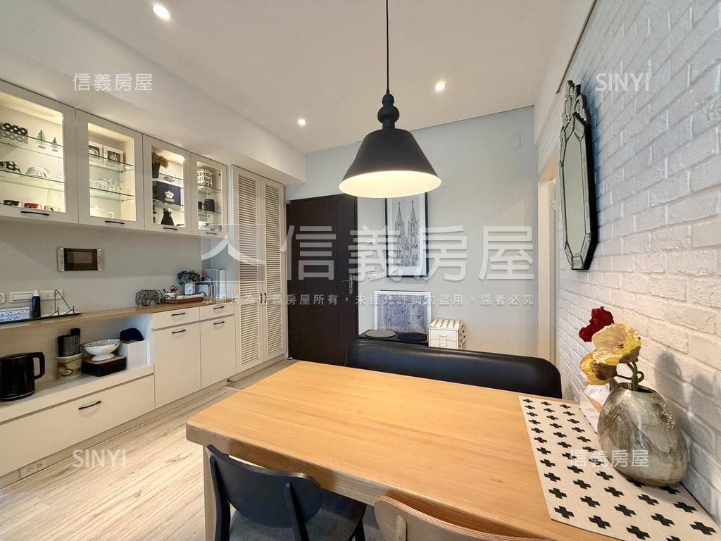 鳳凰居‧溫馨美宅兩房平車房屋室內格局與周邊環境