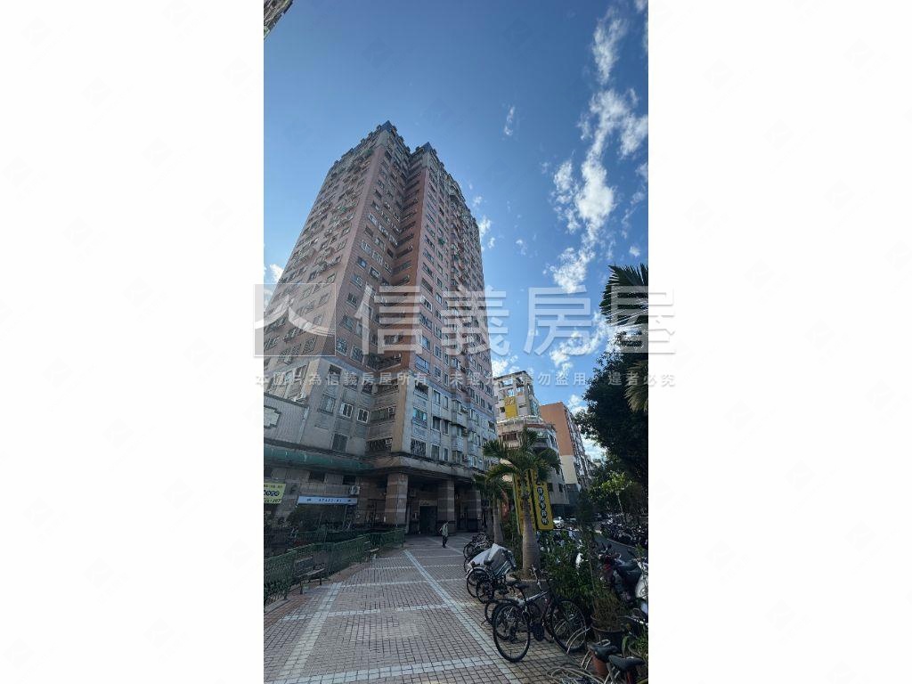 麗園道頂樓三房平車房屋室內格局與周邊環境