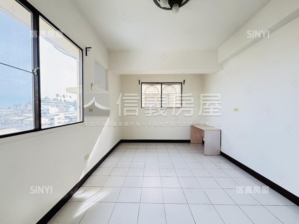 ✦東區✦崇明三街三房車位房屋室內格局與周邊環境