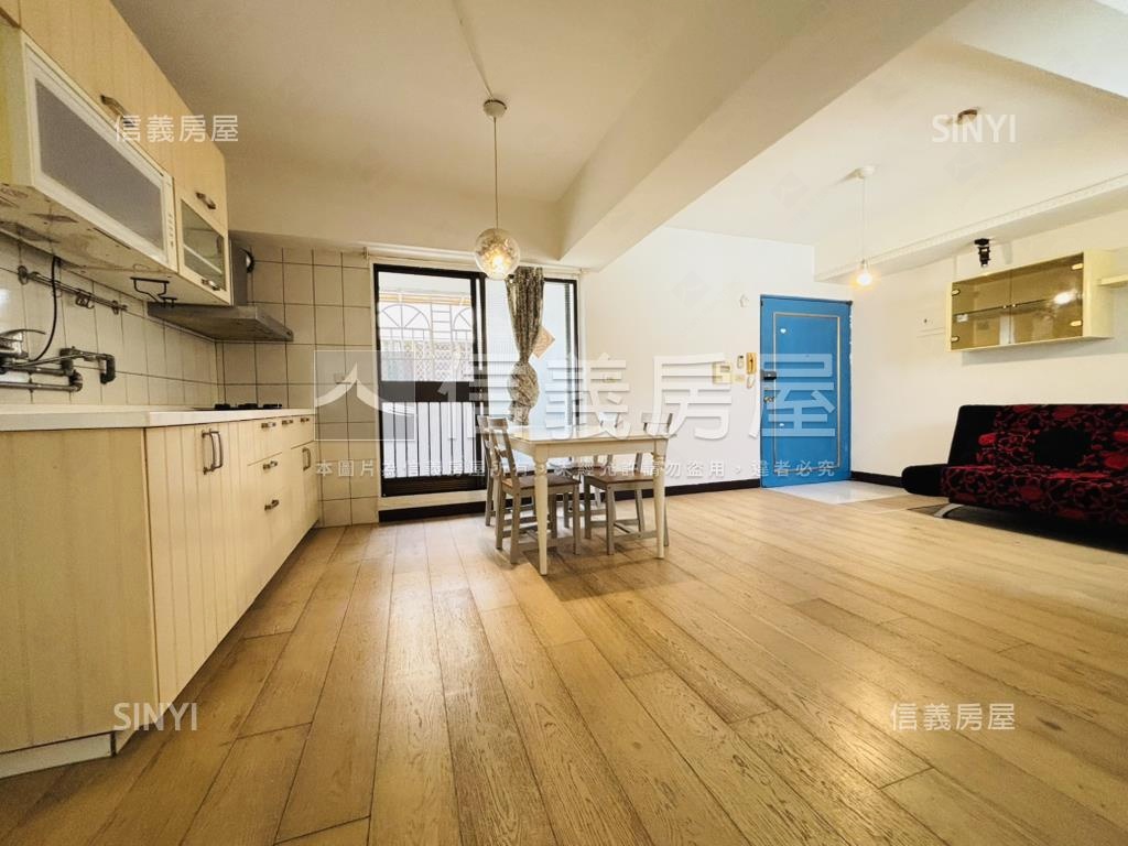 ✦東區✦崇明三街三房車位房屋室內格局與周邊環境