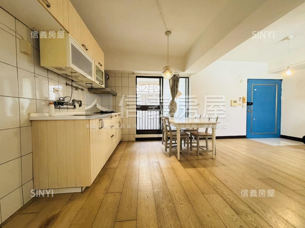 ✦東區✦崇明三街三房車位房屋室內格局與周邊環境