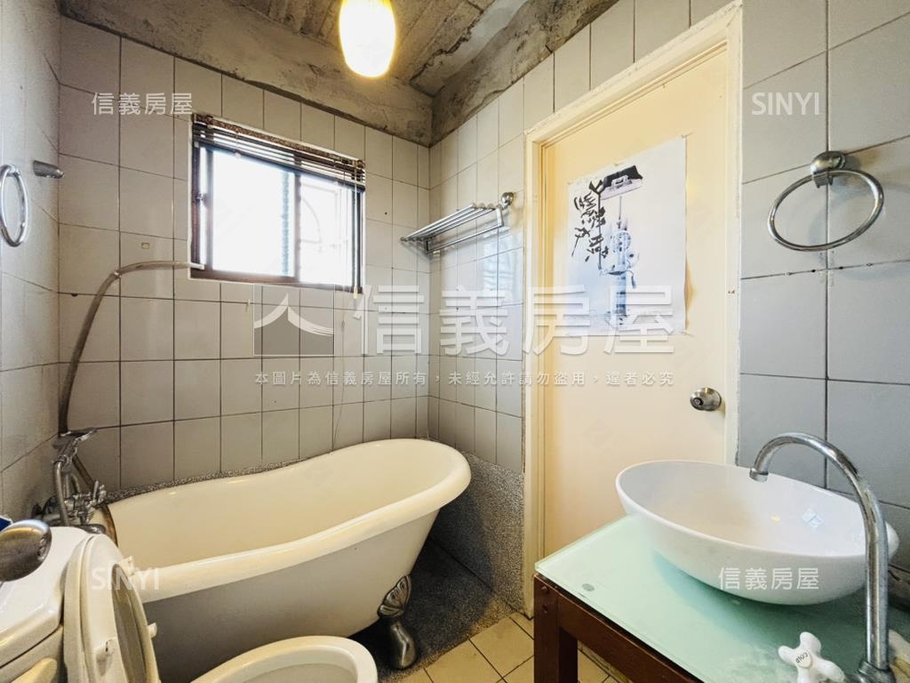 ✦東區✦崇明三街三房車位房屋室內格局與周邊環境