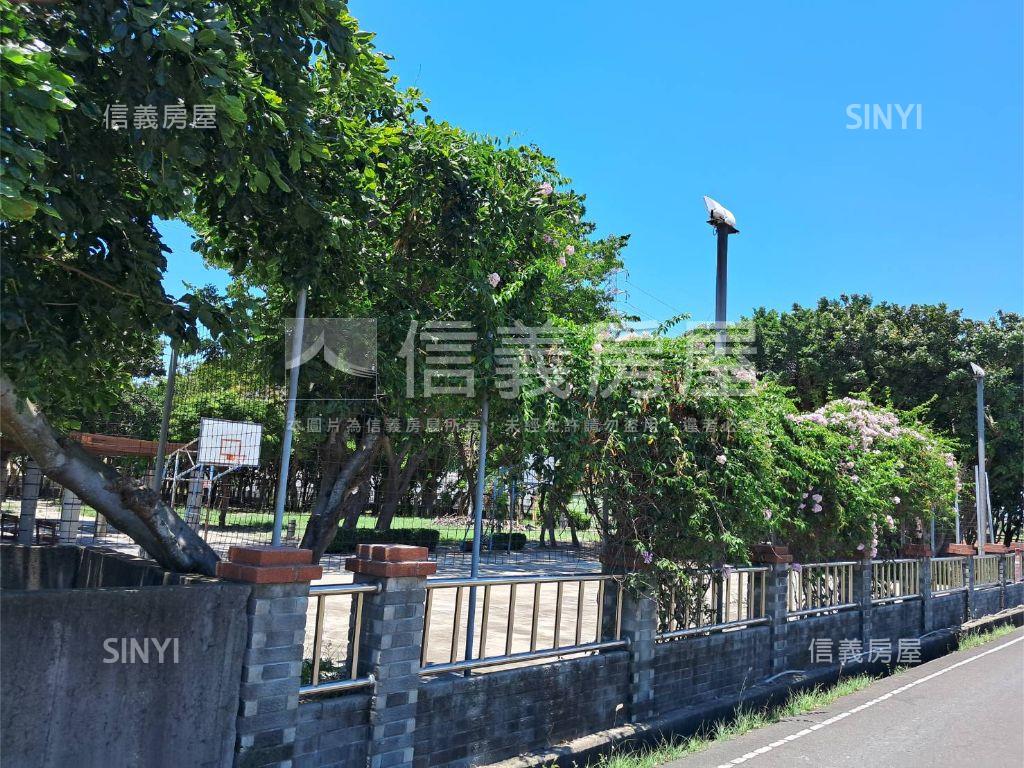 鹿港振興段公園旁角地房屋室內格局與周邊環境