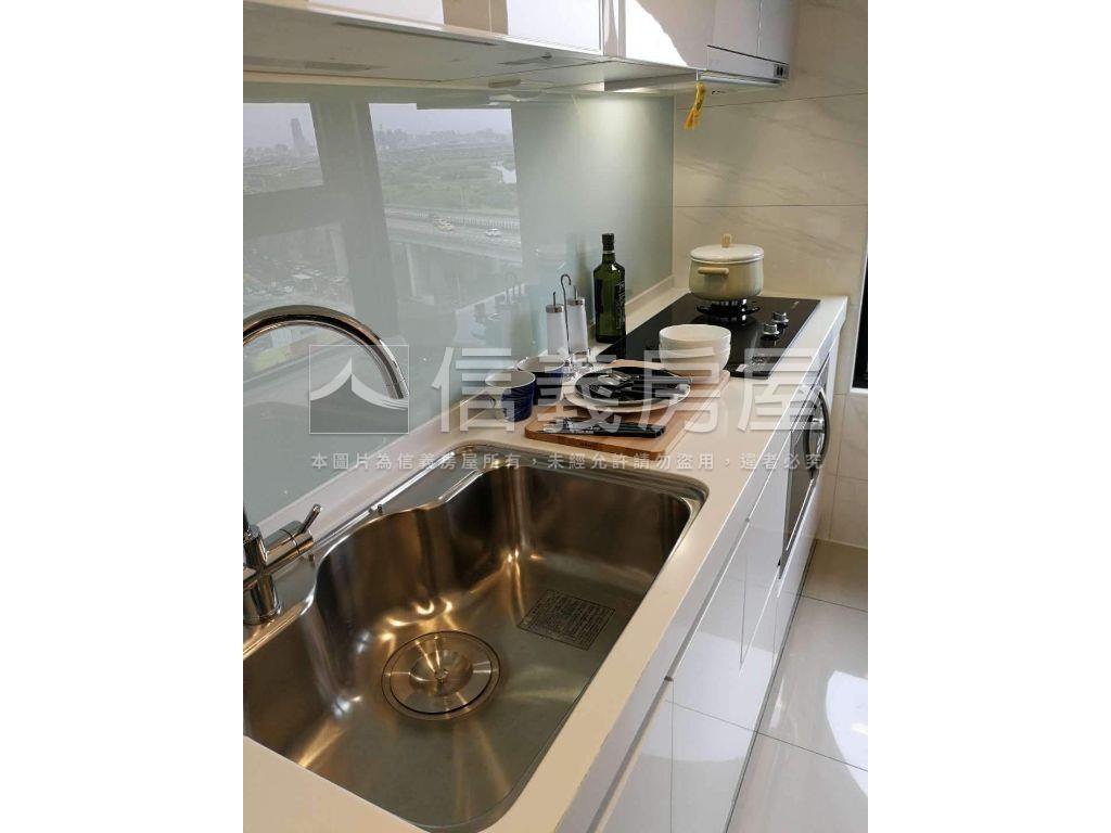 爭藏河景輕屋齡美妝兩房房屋室內格局與周邊環境