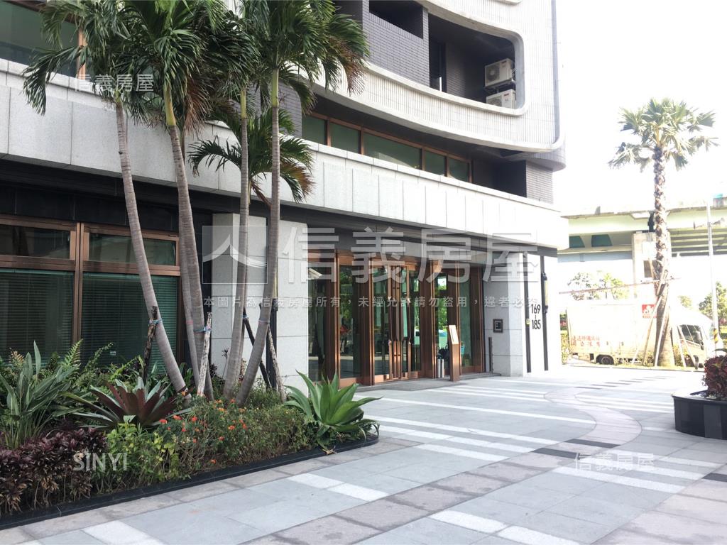 爭藏河景美妝兩房房屋室內格局與周邊環境
