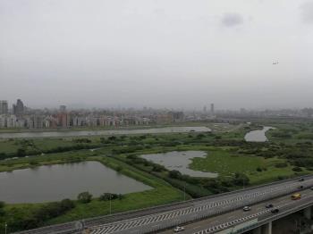 爭藏河景美妝兩房