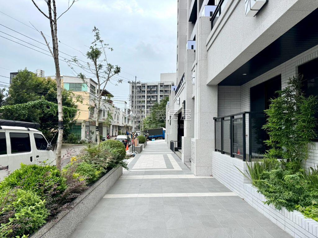 新★甲寶鑽★三房車位誠售房屋室內格局與周邊環境