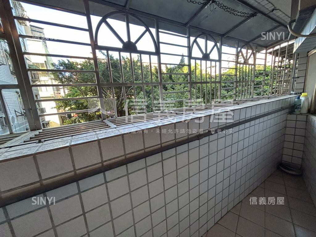 樹海電梯三房免１６００萬房屋室內格局與周邊環境