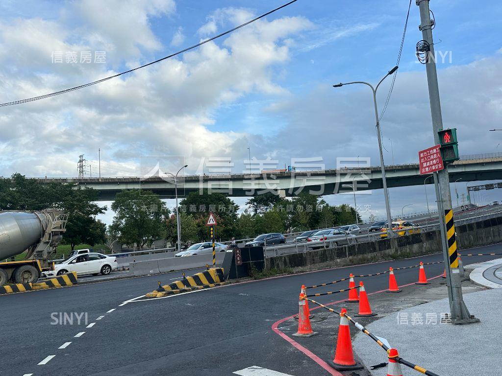 日進斗金·挑高寬店面房屋室內格局與周邊環境
