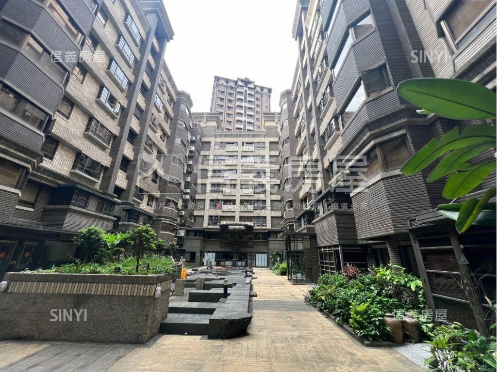 仁愛特區兩房車位房屋室內格局與周邊環境