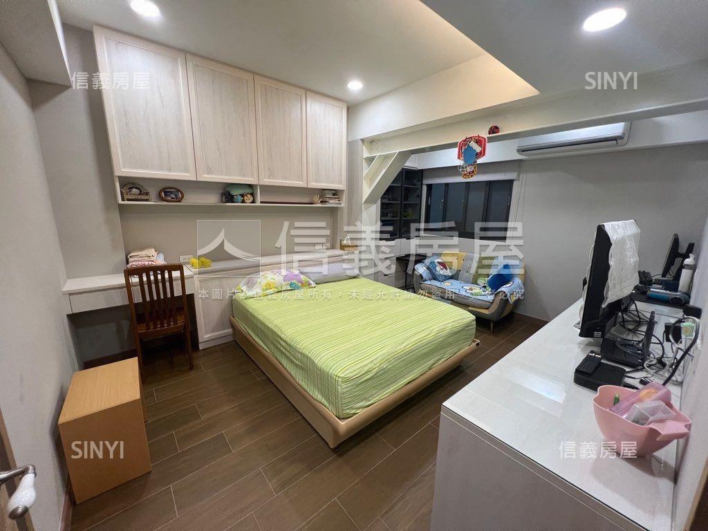 近三民捷運精美車庫一樓房屋室內格局與周邊環境