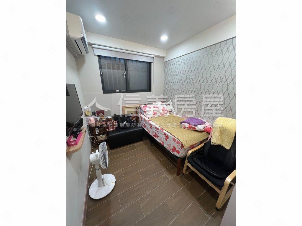 近三民捷運精美車庫一樓房屋室內格局與周邊環境