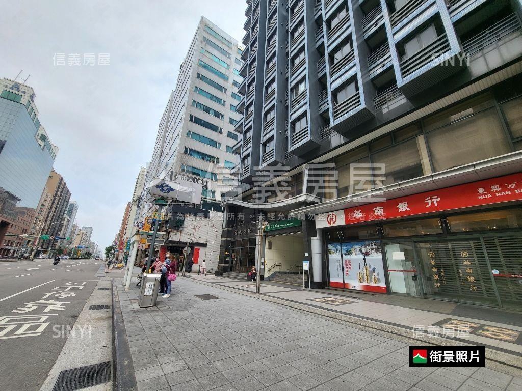 近三民捷運精美車庫一樓房屋室內格局與周邊環境