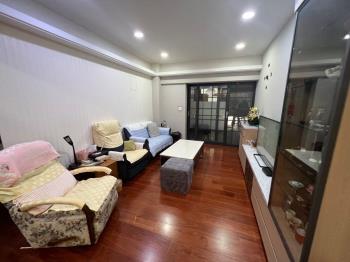 近三民捷運精美車庫一樓