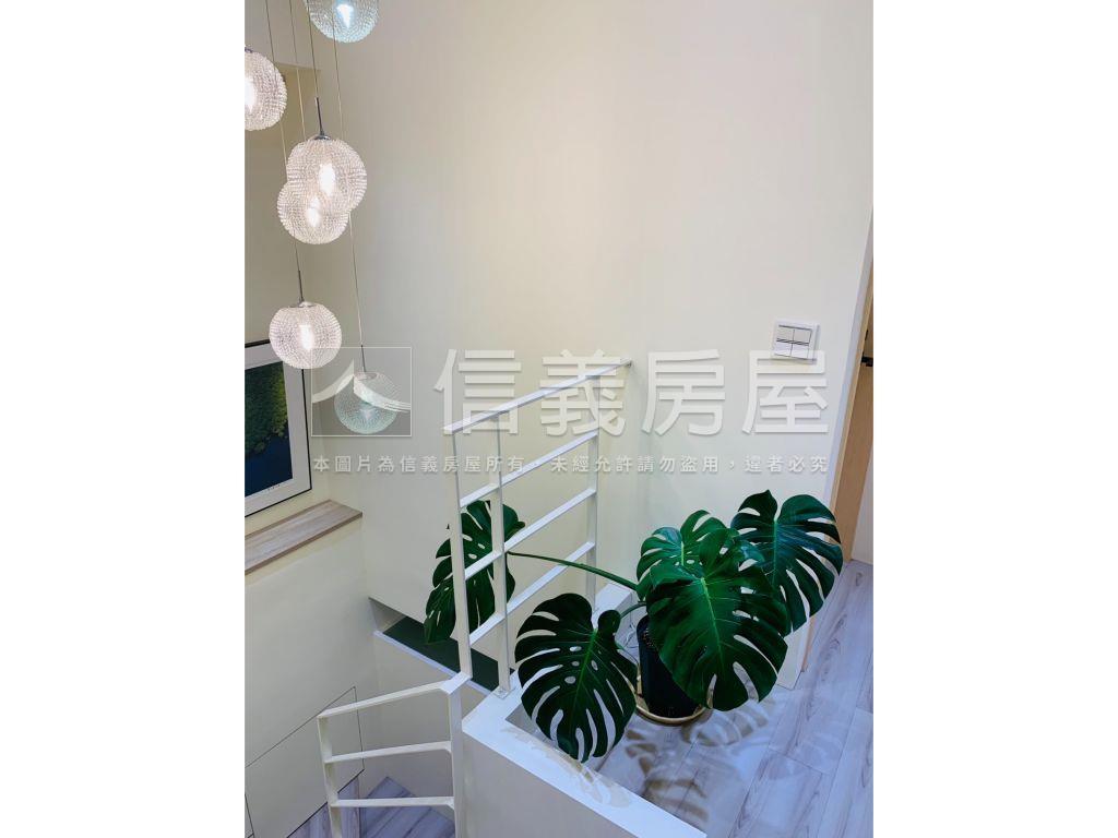 大坪林稀有美景樓中樓房屋室內格局與周邊環境