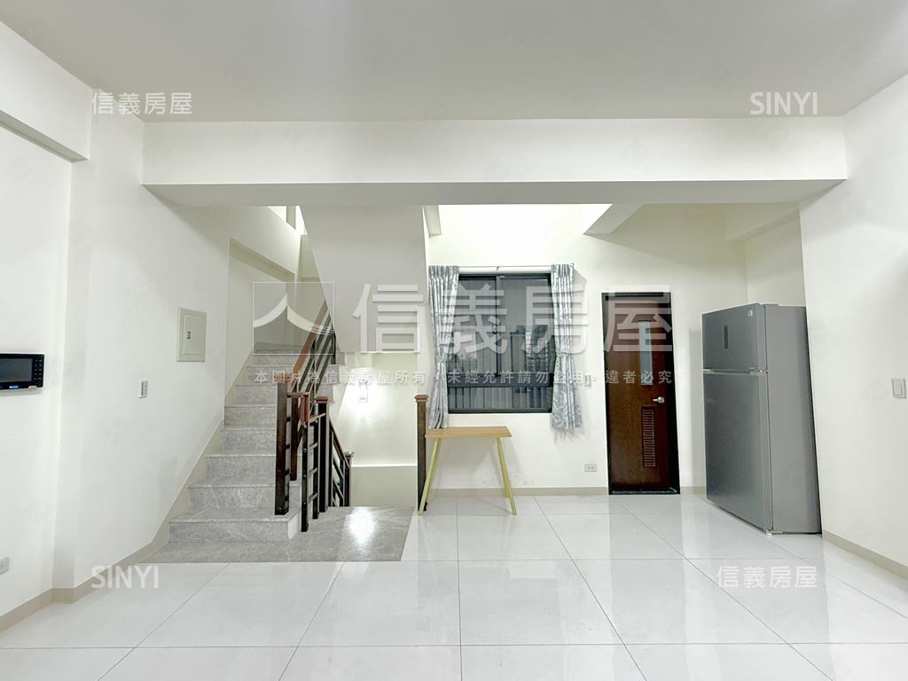 新市鎮橋頭車庫美透天房屋室內格局與周邊環境