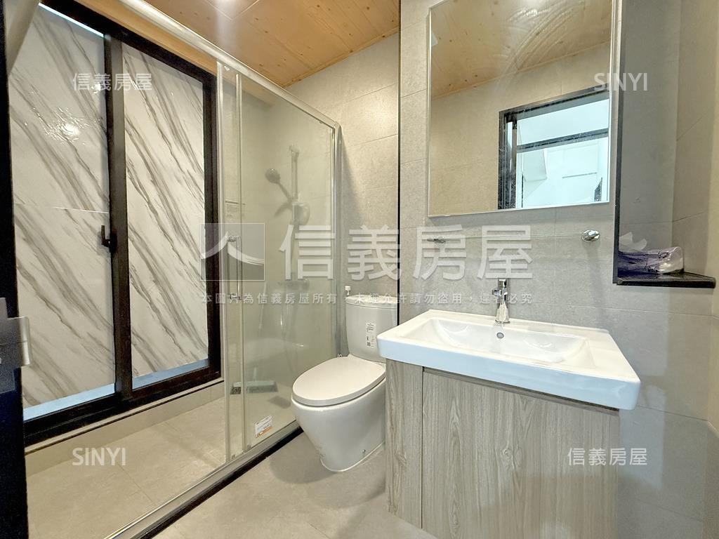 新市鎮橋頭車庫美透天房屋室內格局與周邊環境