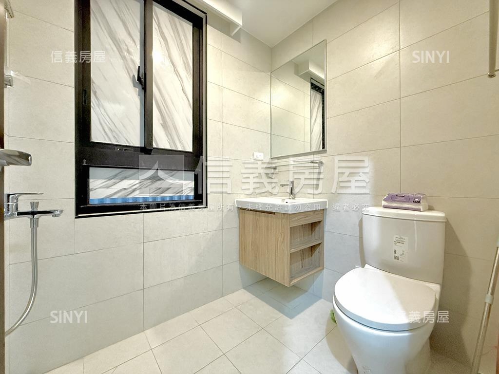 新市鎮橋頭車庫美透天房屋室內格局與周邊環境