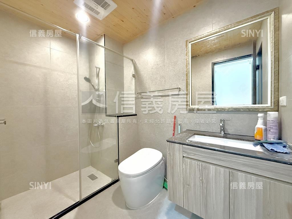 新市鎮橋頭車庫美透天房屋室內格局與周邊環境