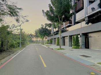 新市鎮橋頭車庫美透天