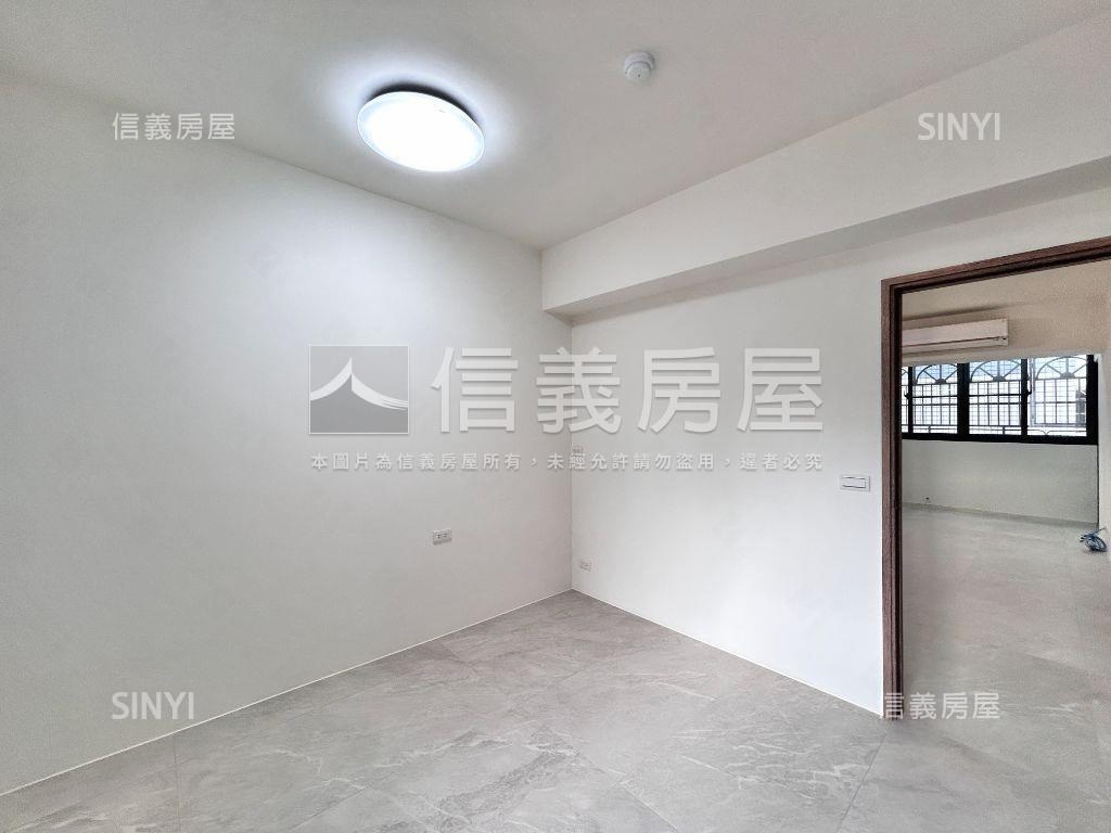 五期三房有車位裝潢新房屋室內格局與周邊環境