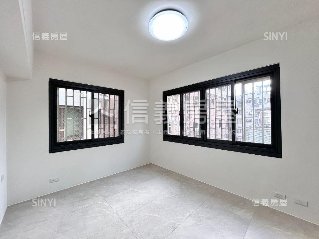 五期三房有車位裝潢新房屋室內格局與周邊環境