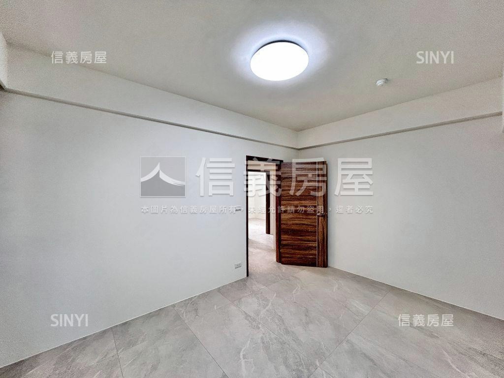 五期三房有車位裝潢新房屋室內格局與周邊環境