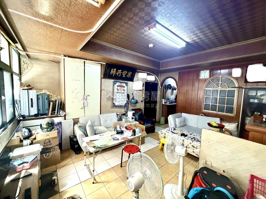 赤峰商圈★稀有公寓二樓房屋室內格局與周邊環境