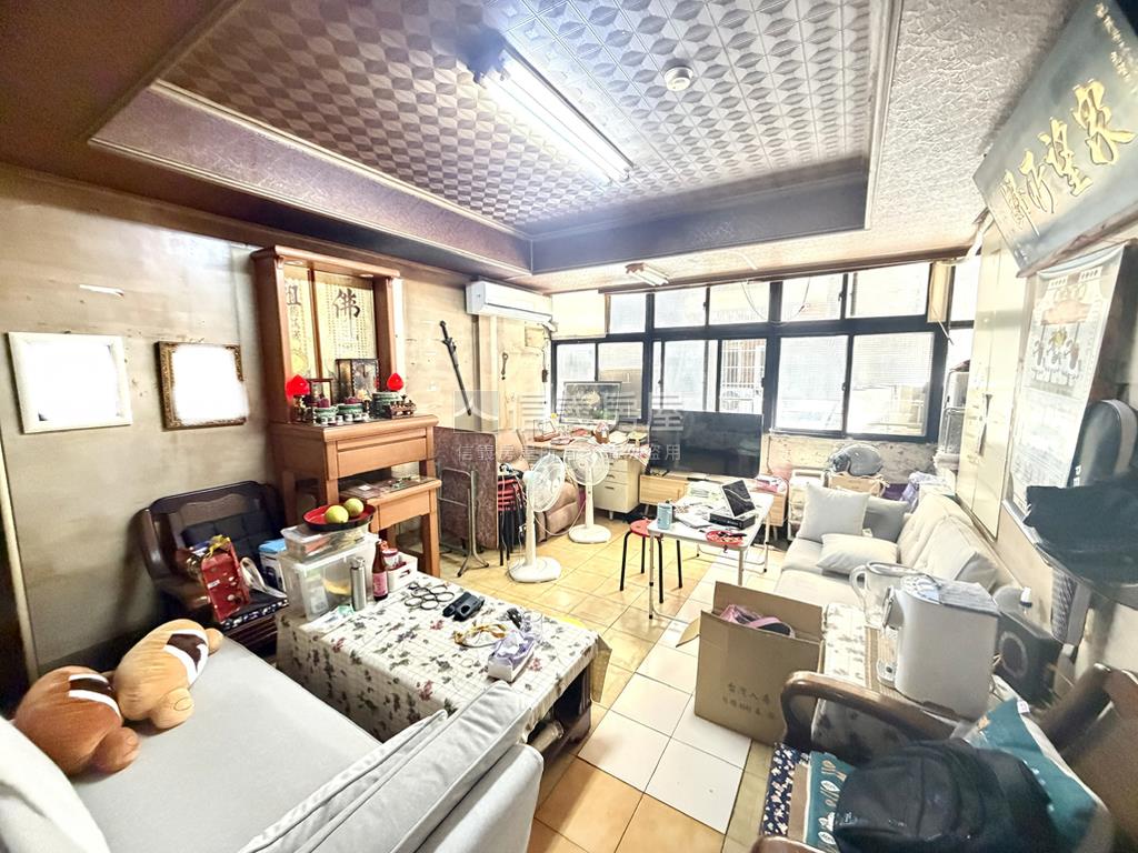 赤峰商圈★稀有公寓二樓房屋室內格局與周邊環境