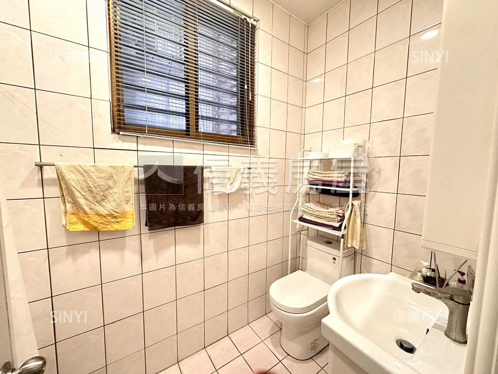 清水灣優美大空間坡平車位房屋室內格局與周邊環境