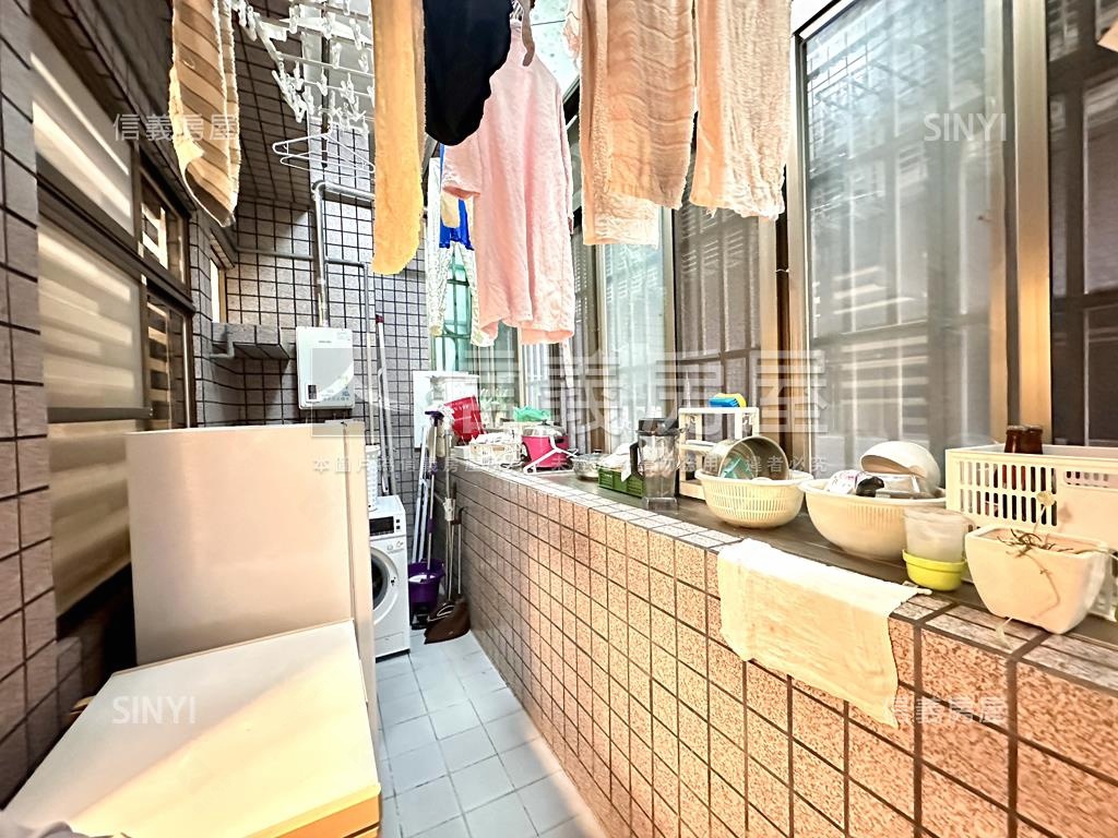 清水灣優美大空間坡平車位房屋室內格局與周邊環境