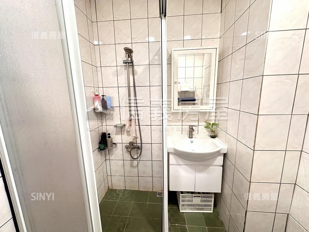 清水灣優美大空間坡平車位房屋室內格局與周邊環境