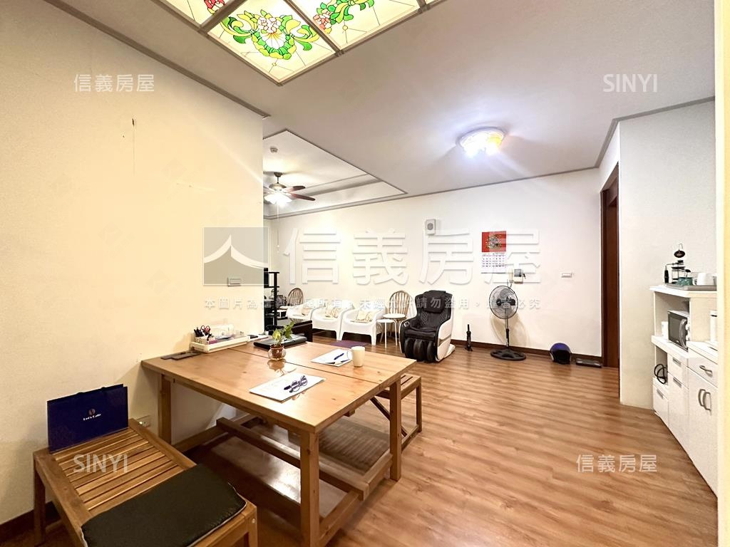 清水灣優美大空間坡平車位房屋室內格局與周邊環境