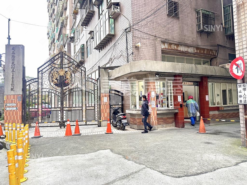 清水灣優美大空間坡平車位房屋室內格局與周邊環境