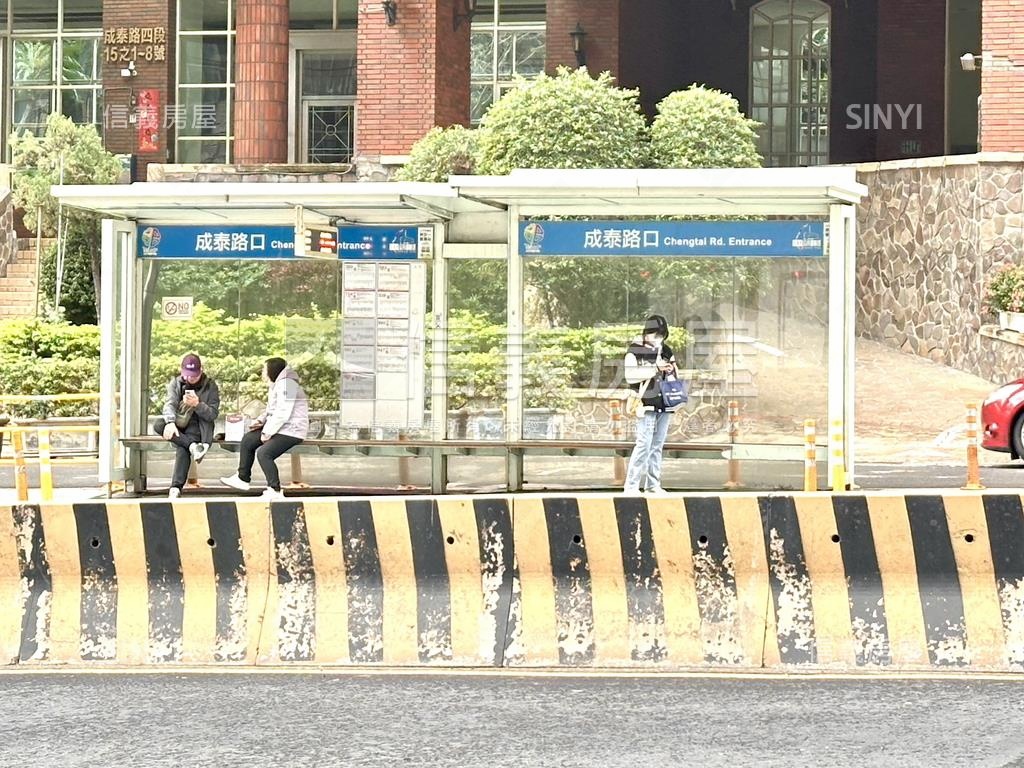 清水灣優美大空間坡平車位房屋室內格局與周邊環境