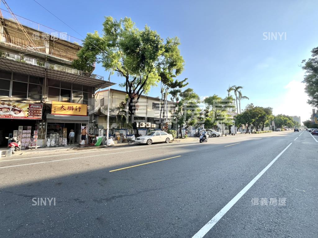 正路三拼大面寬旗艦店霸房屋室內格局與周邊環境