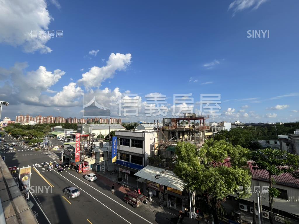 正路三拼大面寬旗艦店霸房屋室內格局與周邊環境