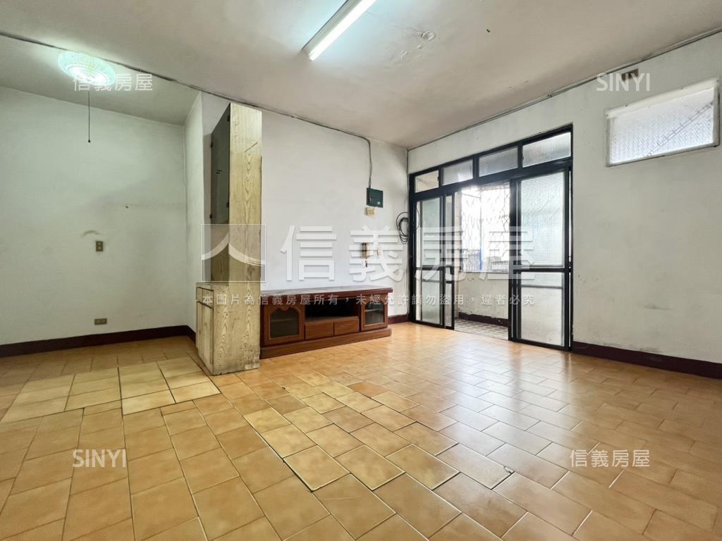 近土城站邊間成家美寓房屋室內格局與周邊環境