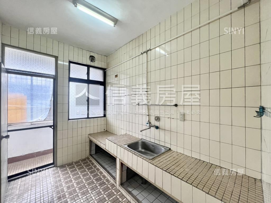 近土城站邊間成家美寓房屋室內格局與周邊環境