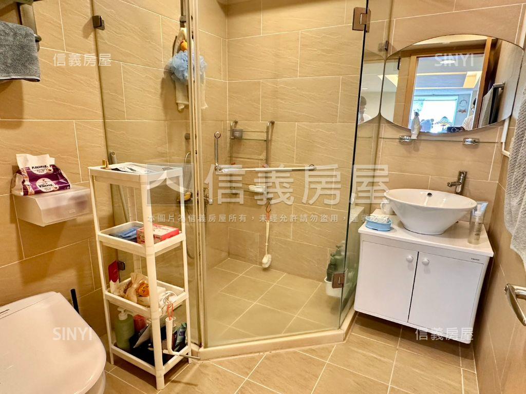 捷運電梯明亮美三房附車位房屋室內格局與周邊環境