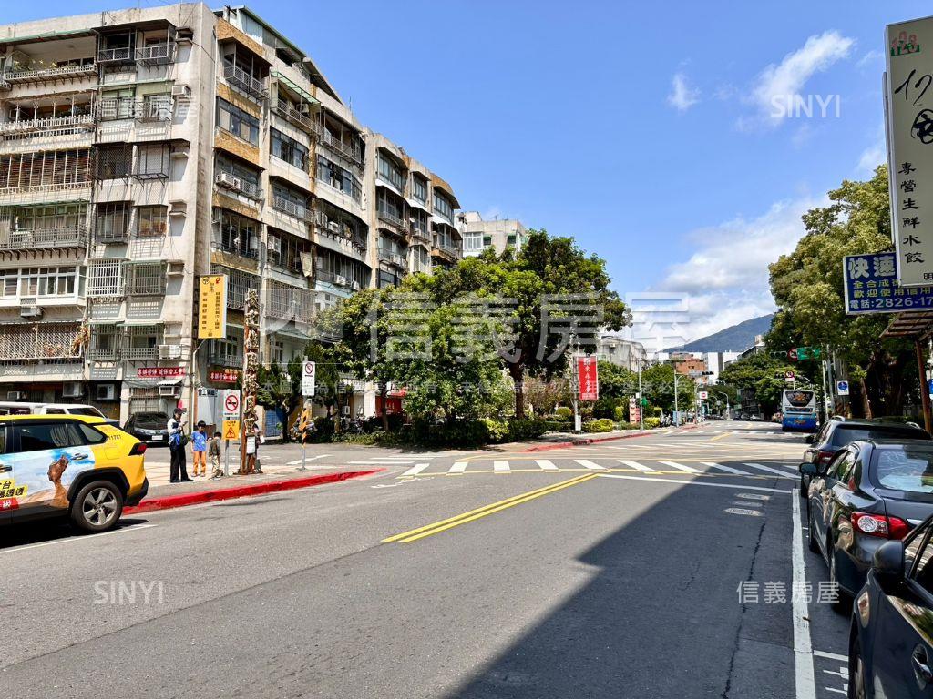 捷運電梯明亮美三房附車位房屋室內格局與周邊環境