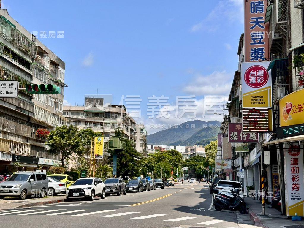 捷運電梯明亮美三房附車位房屋室內格局與周邊環境