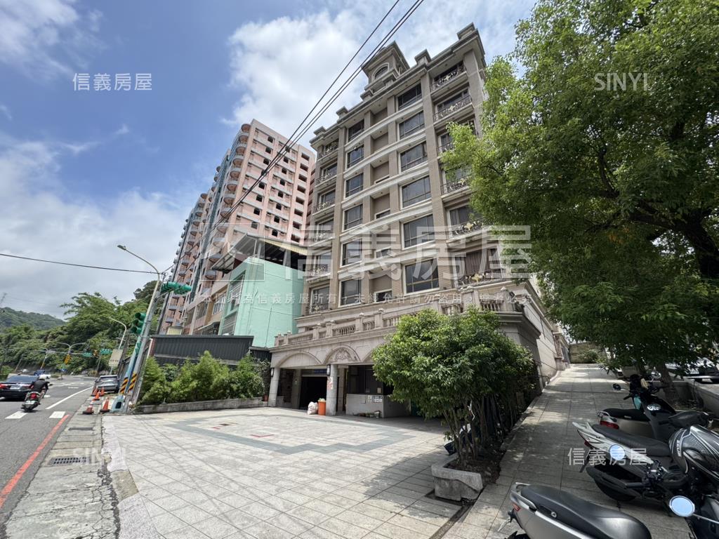 捷運御景３房車位房屋室內格局與周邊環境